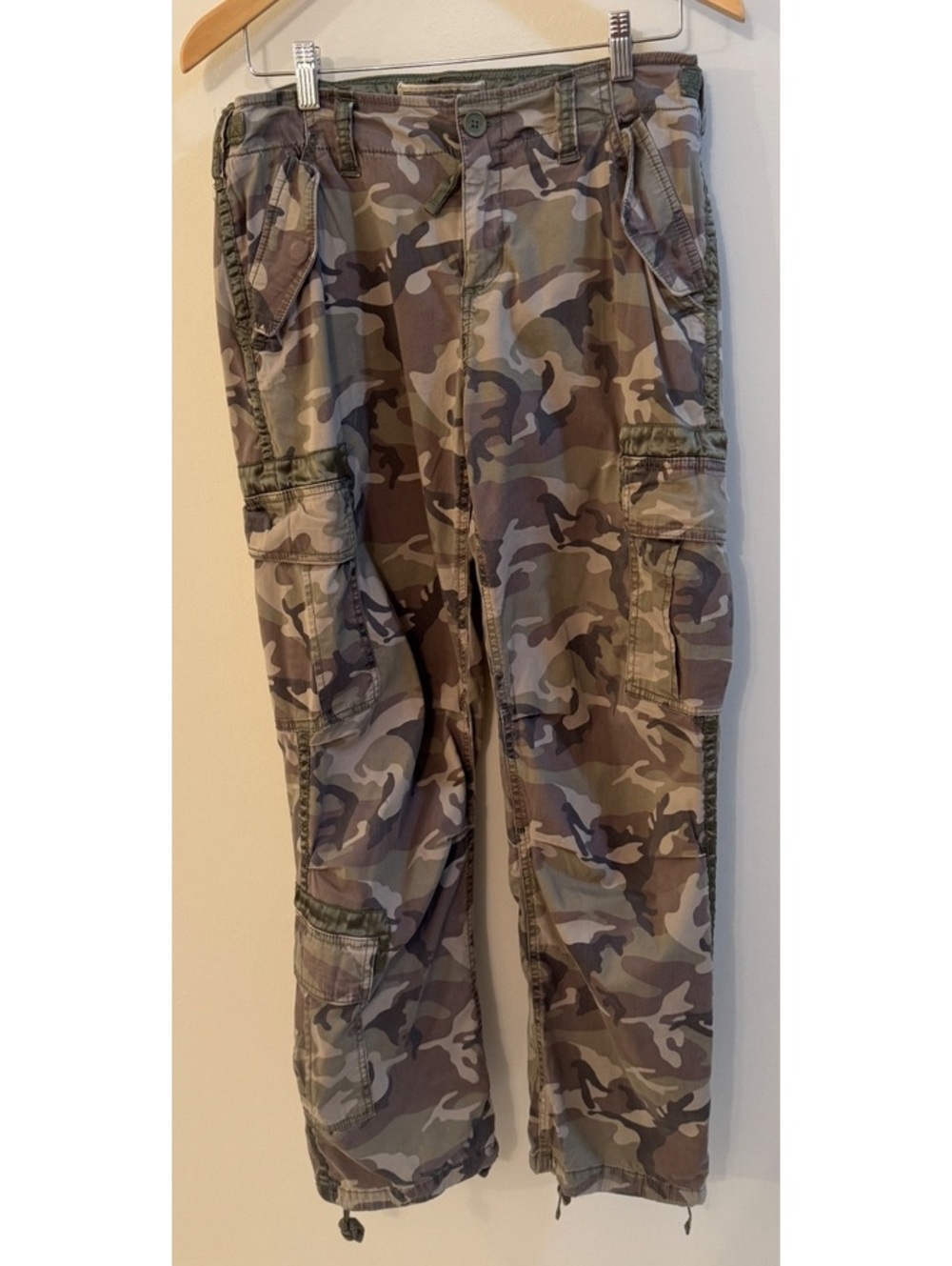 Abercrombie & Fitch Women's Camouflage Cargo Pants Size 29